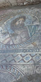 Adanada Poseidon tasvirli mozaik