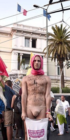 Fransa’daki haşema yasağı Atina’da da protesto edildi