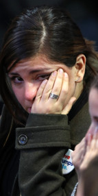 Clinton taraftarları gözyaşlarına boğuldu