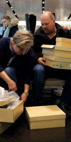 Black Friday (Kara Cuma) indirimini duyan mağazalara böyle koştu