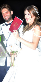 Güzel Köylü’nün Gül’ü Gizem Karaca  evlendi