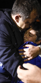 Sözcü gazetesi muhabiri tahliye edildi... Müthiş görüntüler...