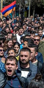 Ermenistanda gergin gün