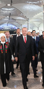 İstanbul Havalimanı açıldı... İşte ilk görüntüler