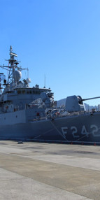 Trabzon’da kurulan deniz üssünün ilk askeri gemisi demirledi