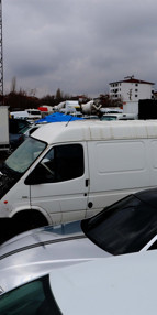 Yediemin otoparklarındaki araçlar, çürümeye terk edildi