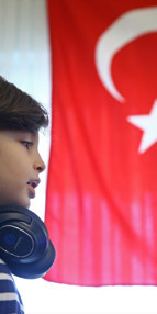 Milli Eğitim Bakanı Selçuk, çağrı yapmıştı 81 ilde bayrak töreni yapıldı