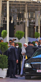 Dünya bu anlara kilitlendi Papa, Şiilerin en büyük dini mercisi Sistani ile görüştü
