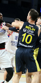 Anadolu Efes - Fenerbahçe Beko maçından öne çıkan fotoğraflar