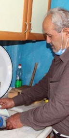 Dolandırıcılara 90 bin lira kaptırınca küsen 50 yıllık eşi, 3 yıldır konuşmuyor