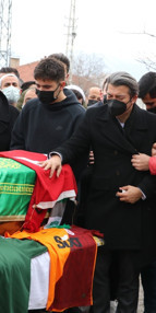 Trafik kazasında hayatını kaybeden Konyasporlu Ahmet Çalık son yolculuğuna uğurlandı