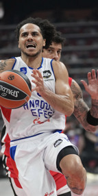 Olympiakos-Anadolu Efes maçından en özel fotoğraflar