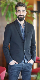 Harikalar diyarının yaratıcı öğretmeni