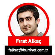 İstanbul Boğazında hareketli dakikalar Gemi yalıya çarptı...
