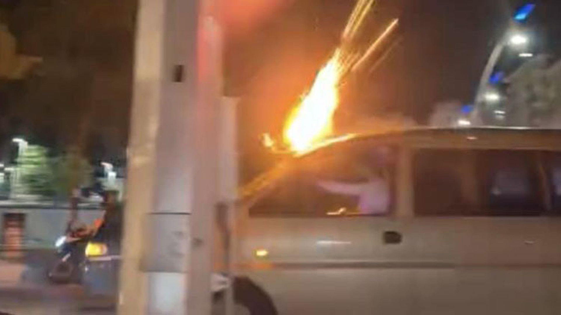 إطلاق ألعاب نارية من مركبة متحركة في موكب زفاف بإلازيغ دون وقوع إصابات