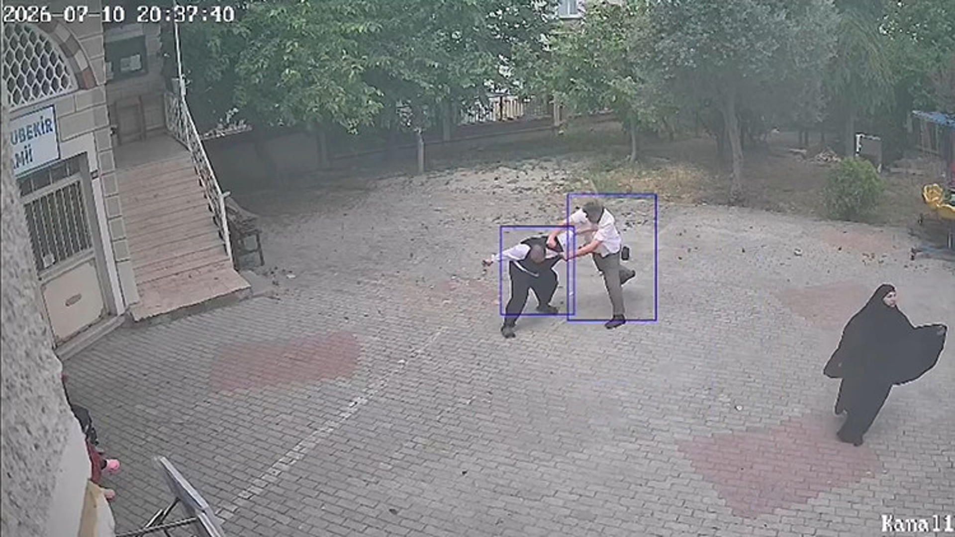 Müezzin, Cuma Bağışlarının Usulsüz Kaydını Bildirdiği İçin Saldırıya Uğradı
