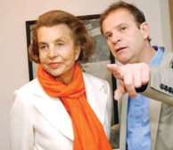 Bir adım içeri girerseniz dünya karşınıza dikilir