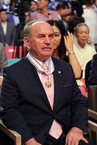 Kadir Topbaşa Kore devlet nişanı verildi