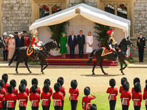 Fransa Cumhurbaşkanı Macrondan protokol ihlali