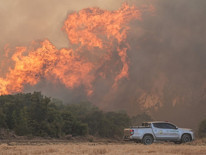 Ciğerlerimiz yanıyor Alevlerle mücadele havadan ve karadan sürüyor
