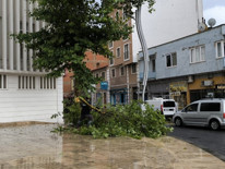 Meteoroloji uyarmıştı Sağanak bir anda bastırdı, cadde ve sokaklar göle döndü