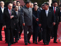 Çinde 10 bin askerle tarihi geçit töreni: Dünyanın gözü Tiananmende