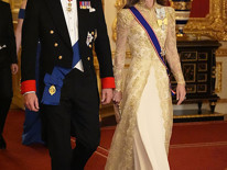 Windsor Kalesindeki resmi yemekte Kate Middleton ve Melania Trump şıklık yarışına girdi