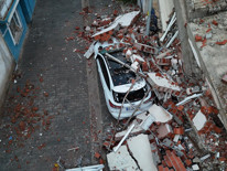 Balıkesir’in Sındırgı ilçesinde 6.1 büyüklüğünde deprem Enkaz alanları görüntülendi