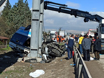 Ankaradan korkunç görüntüler Otobüs üst geçide çarptı: 5 kişi hayatını kaybetti