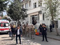 Kahramanmaraşta okula silahlı saldırı: Can kaybı ve yaralılar var Bölgeden görüntüler