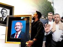 Kemal Kılıçdaroğlu ve Özgür Özelin fotoğrafları CHP Genel Merkezine yeniden asıldı