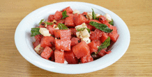 Karpuzlu salata tarifi (Videolu)