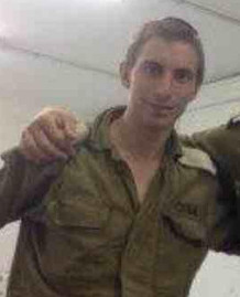 Hamasın kaçırdığı İsrailli subay, Savunma Bakanının kuzeni