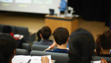 Yapay zekâ üniversiteleri değiştiriyor: Sorun sadece kopya çekmek değil