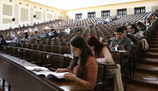 ‘Üniversiteye kayıt yaptırmakta tereddüt etmeyin’