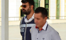 Zabıt katibi, hakimin kararını değiştirmekten tutuklandı