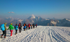 Kaf Dağı’nda masallar şimşeklerle başlar