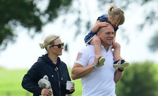 Kraliçenin torunu üçüncü bebeğini banyoda doğurdu