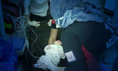 Ağlama sesini duyunca harekete geçtiler... Mezarlıkta toprağa gömülü bebek bulundu