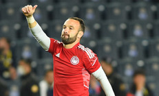 Fenerbahçe - Olympikos maçınde Mathieu Valbuenaya sevgi gösterisi