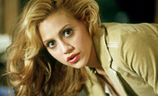 Beş ay arayla önce kendisi sonra kocası ölmüştü: Ünlü çiftin hiç çözülemeyen gizemi belgesel oldu