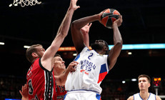 Olimpia Milanoya mağlup olan Anadolu Efes 4te 0 çekti