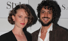 Taner Ölmezden eşine  bebek hediyesi