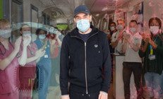 En şanssız koronavirüs hastası: Yürümeyi ve konuşmayı yeniden öğrendi