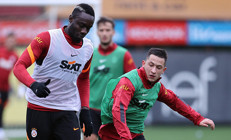 Galatasarayda Fenerbahçe derbisi öncesi Olimpiu Morutan sevinci