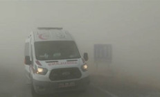 Kum fırtınası nedeniyle araçlar mahsur kaldı, yollar kapatıldı