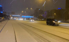 Meteoroloji uyarmıştı... İstanbul beyaza büründü