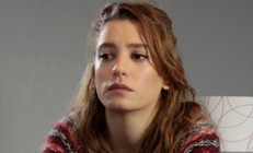 Serenay Sarıkayadan saldırgana önlem 2 ay uzaklaştırma aldı...