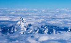 Everest Dağı’ndan korkutucu haber... Oluşması yaklaşık 2000 yıl süren buz, sadece 25 yılda eridi