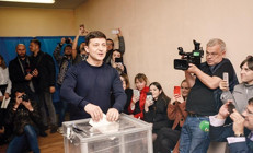 Putinin hedefindeki başkan Batının tek başına bıraktığı Zelenski...